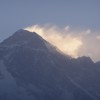 Altocumulus lenticularis aiz Everesta saullēktā