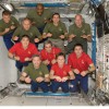 16. apkalpes un STS-122 komandas fotogrāfija.