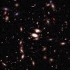 Simulētā galaktiku kopa, ja to fotografētu ar Habla teleskopu