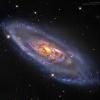 M106 - spirālveida galaktika ar neparastu centru