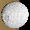 Mimass - mazs pavadonis ar lielu krāteri