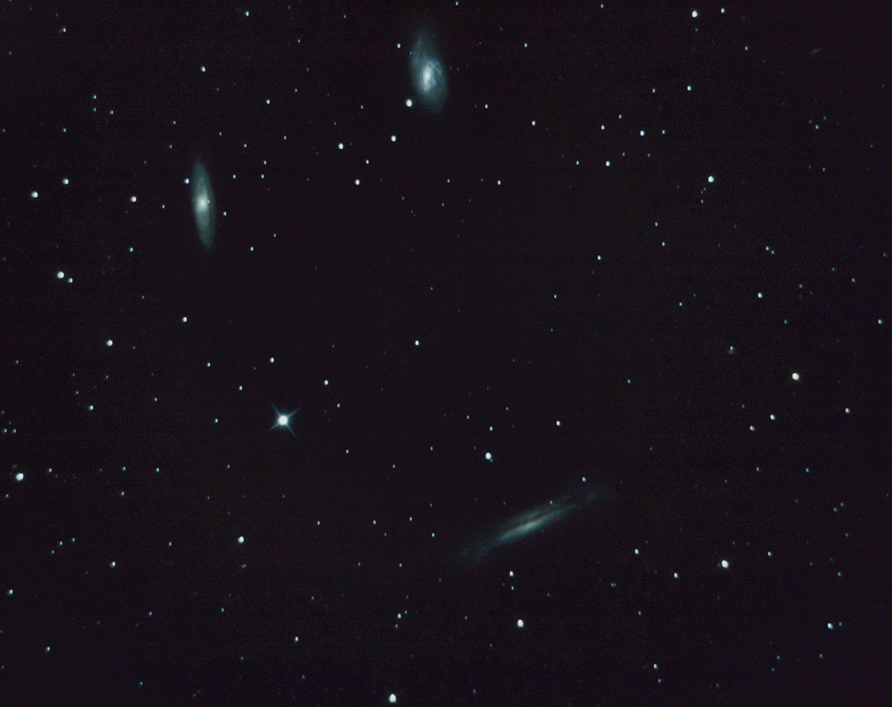 Leo-Triplet-30x45sek-27-04-2014.jpg