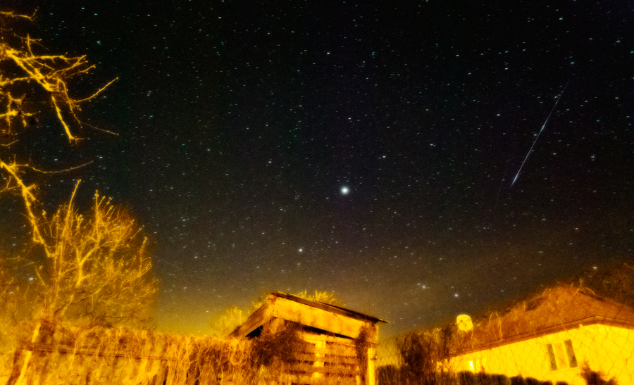 Longexposured60aprilmeteorjupiter_1.jpg