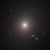 M87 galaktika redzamajā gaismā