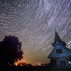 Zvaigžņu virpulis virs Usmas baznīcas