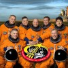 STS-123 draudzīgais astronautu kolektīvs.