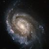 Zvaigžņu sprādzienu plosītā NGC 6984