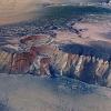 Echus Chasma augstās klintis
