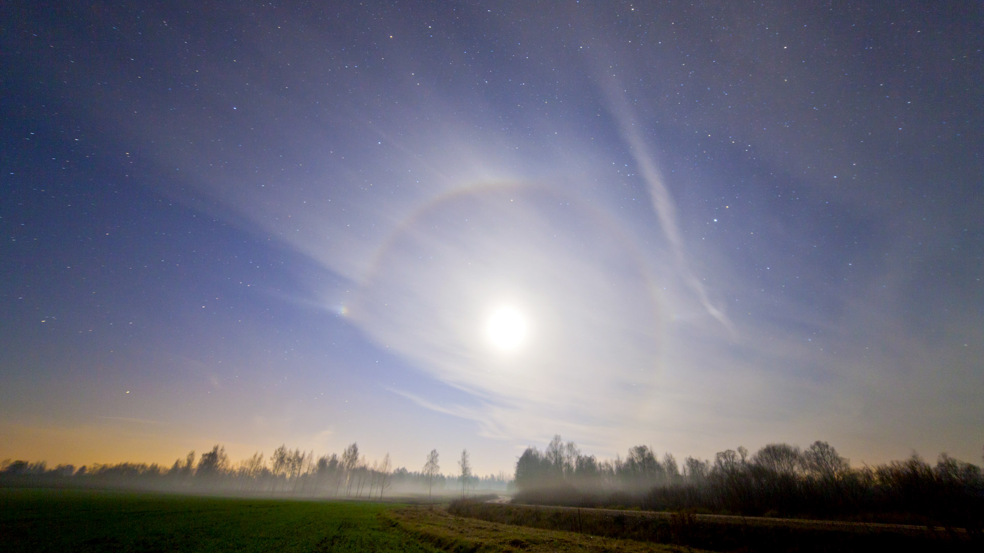 Mēness halo